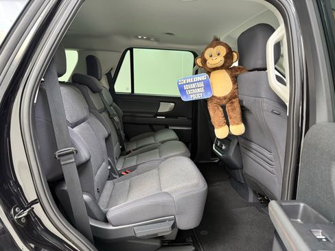 Used 2025 Ford Expedition Active AWD/4WD image 31