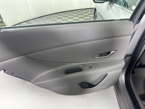 Used 2025 Hyundai Elantra SEL image 27