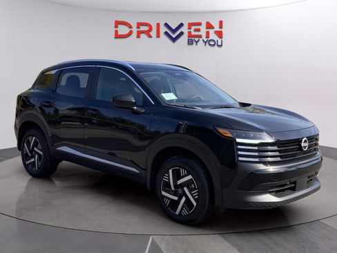 New 2026 Nissan Kicks SV image 7