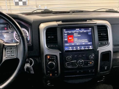 Used 2019 RAM 1500 Big Horn image 9