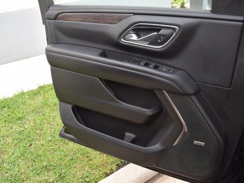 Used 2022 Chevrolet Suburban LT RWD image 70