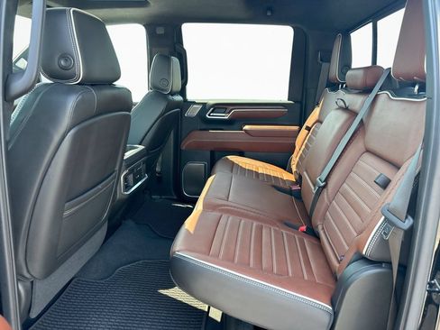 Used 2024 GMC Sierra 3500 Denali Ultimate AWD/4WD image 18