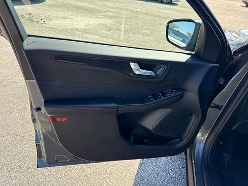 Certified 2025 Ford Escape ST-Line image 13