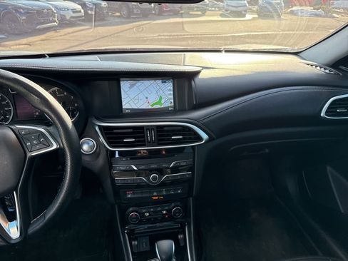 Used 2018 INFINITI QX30 AWD image 18