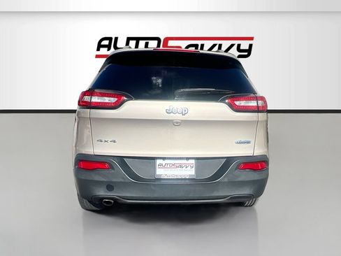 Used 2015 Jeep Cherokee Latitude AWD/4WD image 6