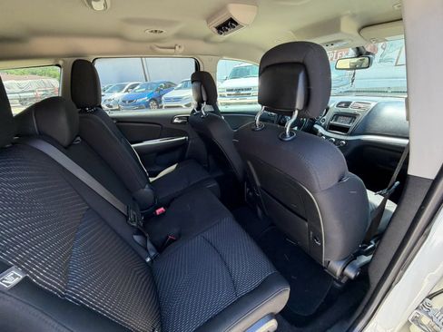 Used 2020 Dodge Journey SE w/ SE Popular Equipment Group FWD image 24