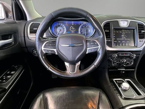 Used 2016 Chrysler 300 Limited RWD image 8