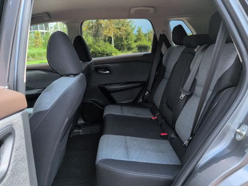 Used 2021 Nissan Rogue SV FWD image 13