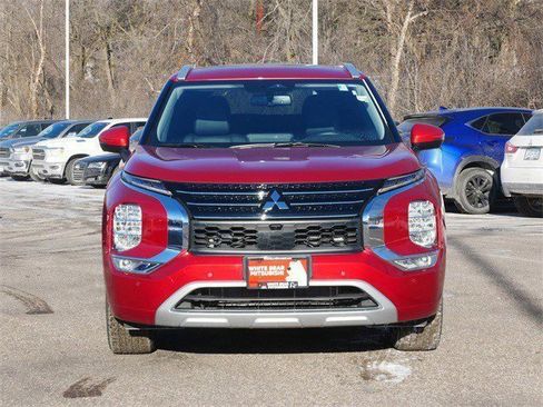 Used 2025 Mitsubishi Outlander SEL image 2