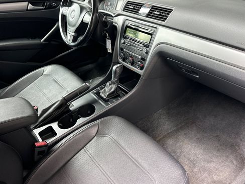 Used 2015 Volkswagen Passat 1.8T FWD image 15