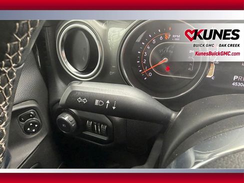 Used 2021 Jeep Wrangler Unlimited Sahara w/ Uconnect 4C Nav & Sound Group AWD/4WD image 24