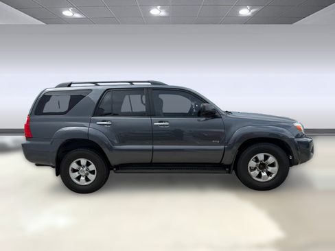 Used 2007 Toyota 4Runner SR5 RWD image 7