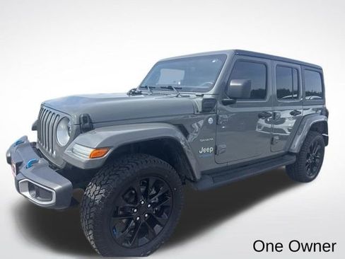 Used 2022 Jeep Wrangler Unlimited Sahara w/ Cold Weather Group AWD/4WD image 2