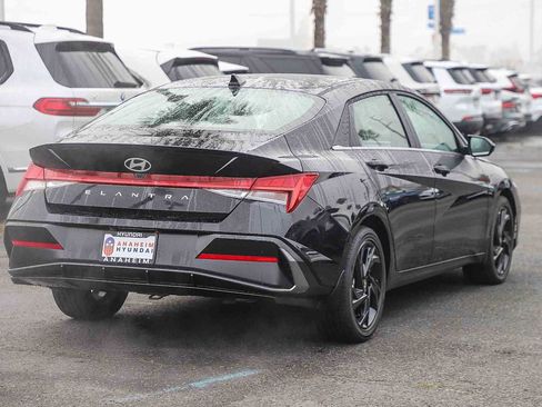 New 2026 Hyundai Elantra SEL Sport Premium image 6