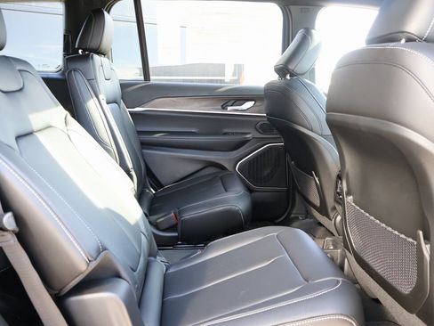 New 2026 Jeep Grand Cherokee L Limited image 12