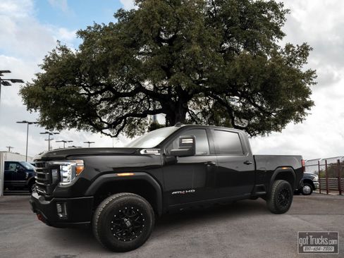Used 2020 GMC Sierra 2500 AT4 w/ AT4 Premium Package image 1