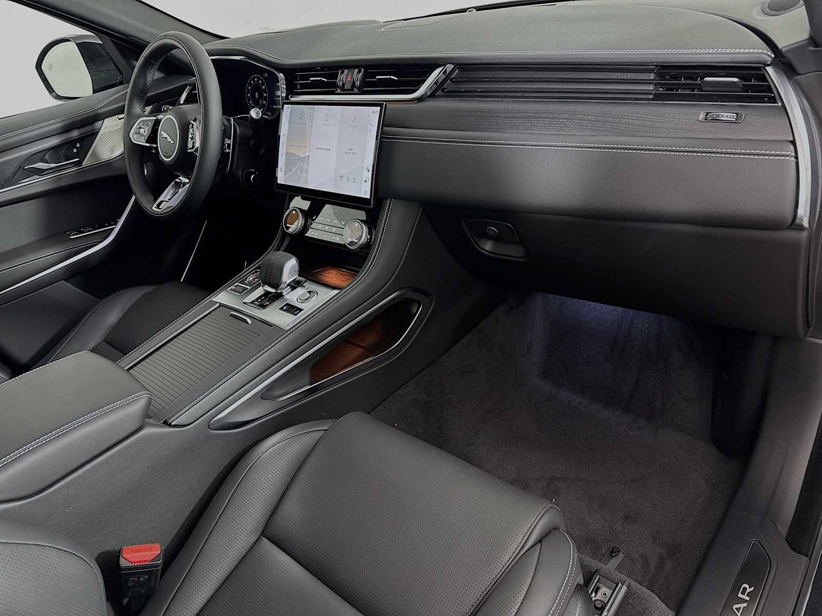 New 2026 Jaguar F-PACE R-Dynamic S AWD/4WD image 28