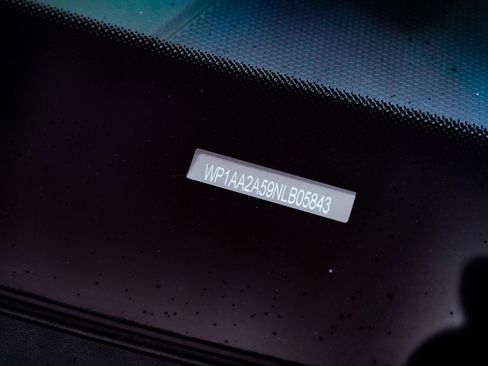 Used 2022 Porsche Macan image 30