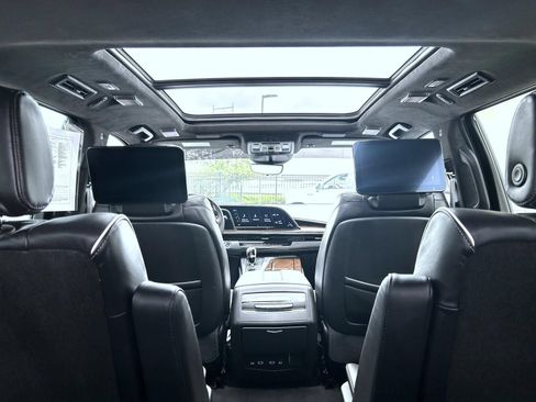 Certified 2023 Cadillac Escalade Premium Luxury Platinum AWD/4WD image 22