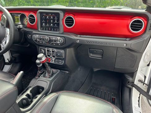 Used 2019 Jeep Wrangler Unlimited Rubicon AWD/4WD image 36