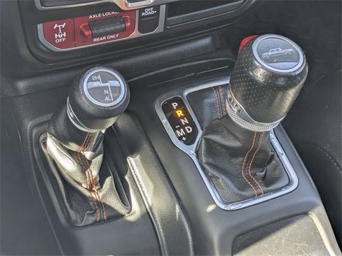 Used 2022 Jeep Gladiator Mojave w/ Cold Weather Group image 22