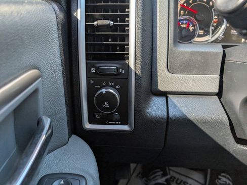 Used 2016 RAM 2500 SLT w/ Luxury Group AWD/4WD image 19