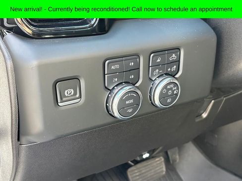 Used 2025 GMC Sierra 2500 AT4 w/ AT4 Premium Plus Package image 8