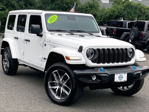 Used 2024 Jeep Wrangler Unlimited w/ Convenience Group AWD/4WD image 2