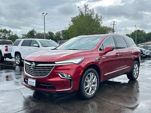 Used 2023 Buick Enclave Essence w/ Experience Buick Package FWD image 5