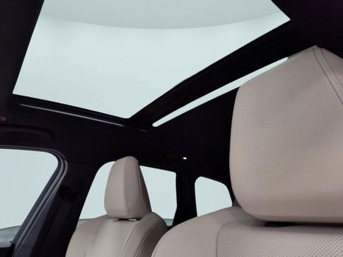 Used 2025 BMW X1 xDrive28i w/ Premium Package image 14