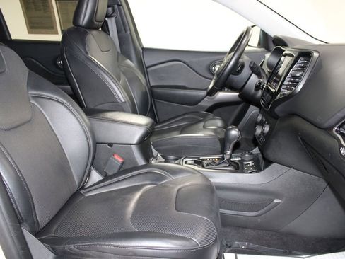 Used 2019 Jeep Cherokee Limited AWD/4WD image 26