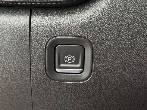 Used 2022 Chevrolet Silverado 1500 LT Trail Boss w/ LT Trail Boss Premium Package image 26