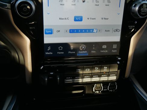 Used 2022 RAM 3500 Laramie image 23