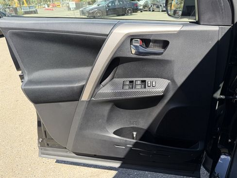Used 2015 Toyota RAV4 XLE FWD image 23