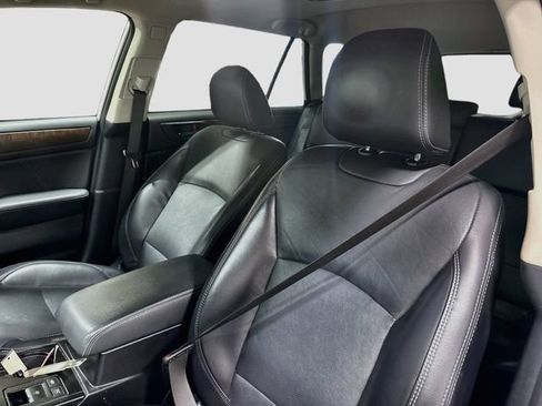 Used 2018 Subaru Outback 2.5i Limited AWD/4WD image 17