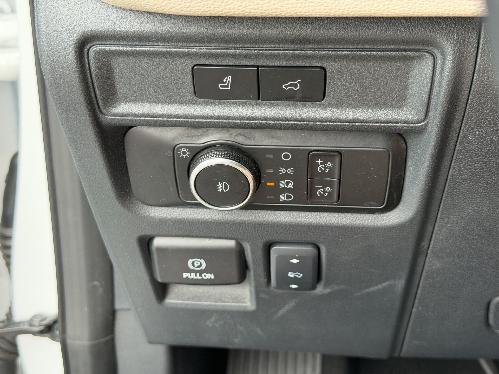 Used 2024 Ford Expedition Max Limited AWD/4WD image 11