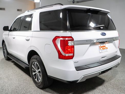 Used 2019 Ford Expedition XLT w/ Equipment Group 201A AWD/4WD image 9