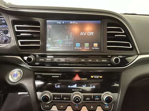 Used 2020 Hyundai Elantra Limited w/ Ultimate Package 03 FWD image 23