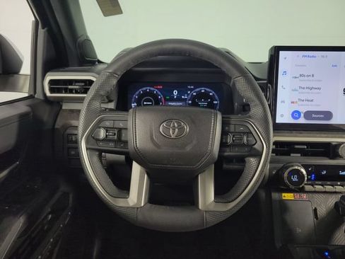 Used 2025 Toyota Tacoma Limited AWD/4WD image 18