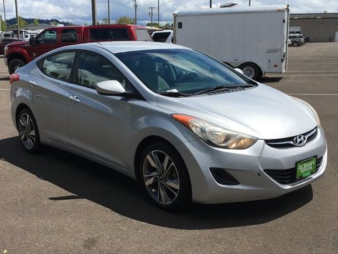Used 2013 Hyundai Elantra GLS FWD image 8