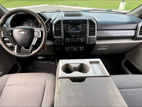 Used 2019 Ford F350 XLT w/ Camper Package AWD/4WD image 16