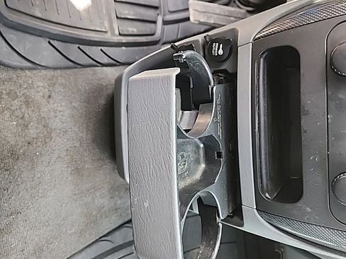 Used 2006 Dodge Caravan SXT w/ Popular Equipment Group I FWD image 16