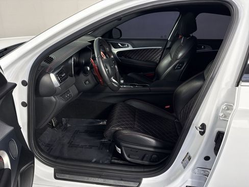 Used 2022 Genesis G70 3.3T w/ Sport Prestige Package image 4