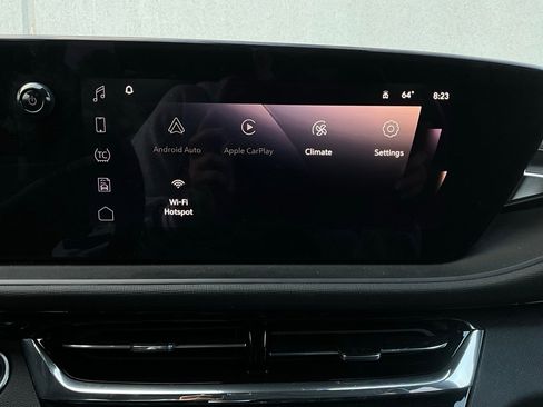 Used 2025 Buick Envista Sport Touring image 28