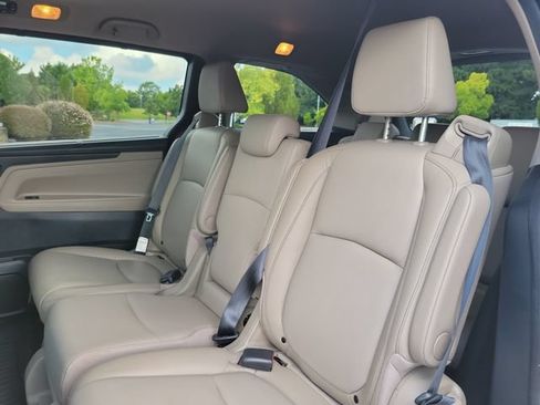 Certified 2024 Honda Odyssey Touring image 8