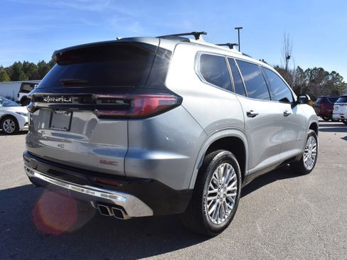 Used 2024 GMC Acadia Denali image 9