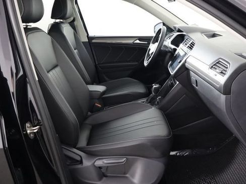 Used 2023 Volkswagen Tiguan SE FWD image 22