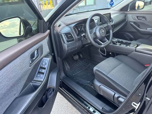 Used 2021 Nissan Rogue S FWD image 6