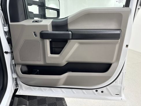 Used 2022 Ford F350 XL w/ STX Appearance Package AWD/4WD image 28
