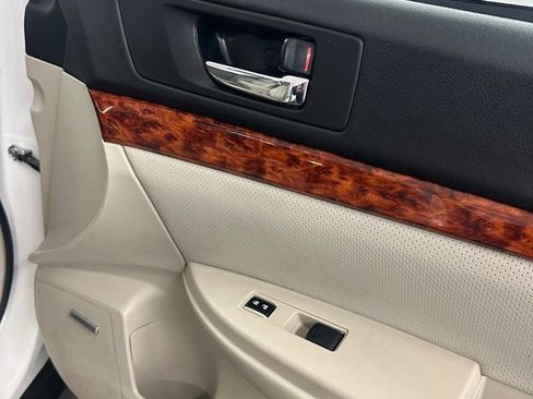 Used 2012 Subaru Outback 2.5i Limited image 33